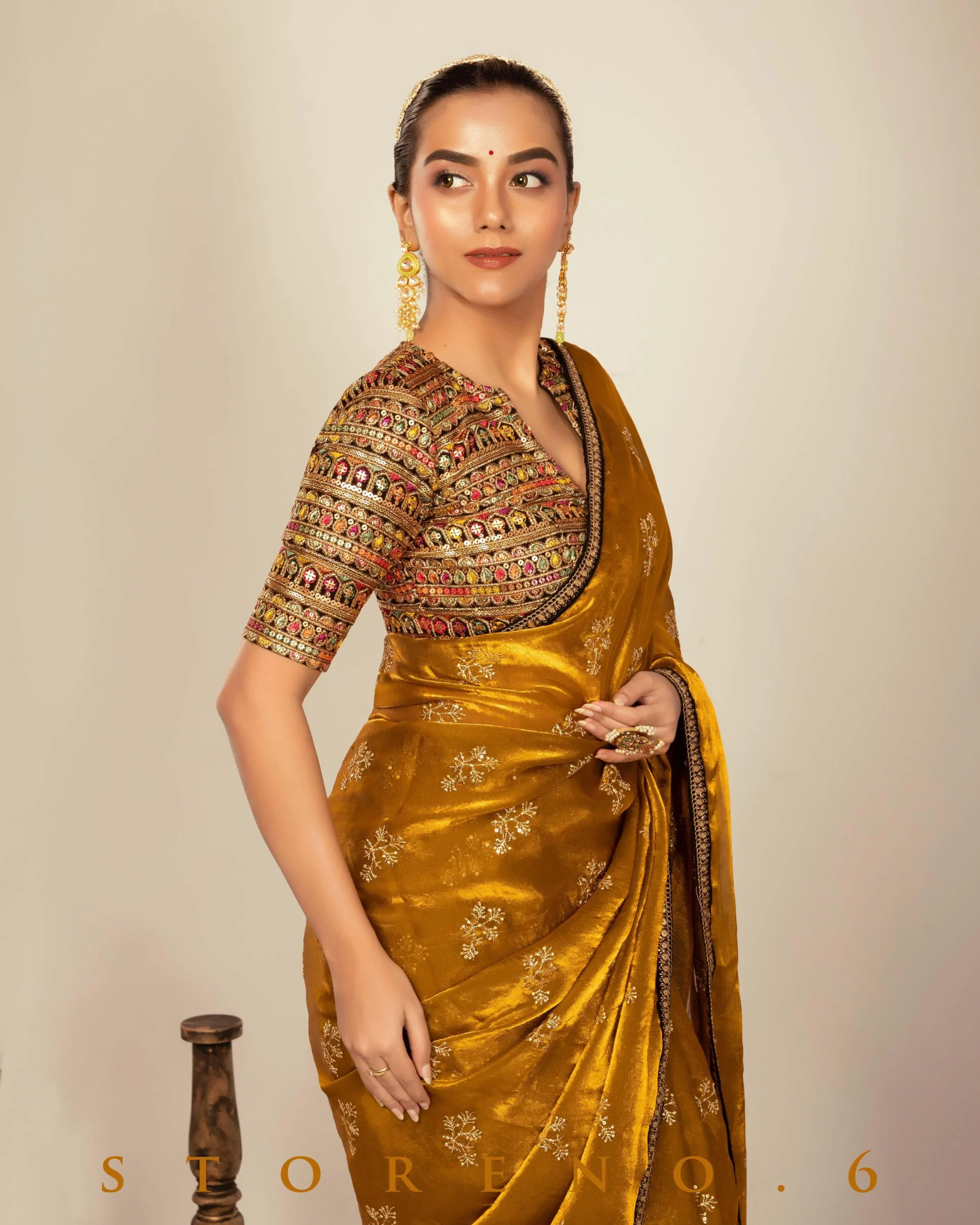 honey-horizon-saree-with-classical-charm-blouse